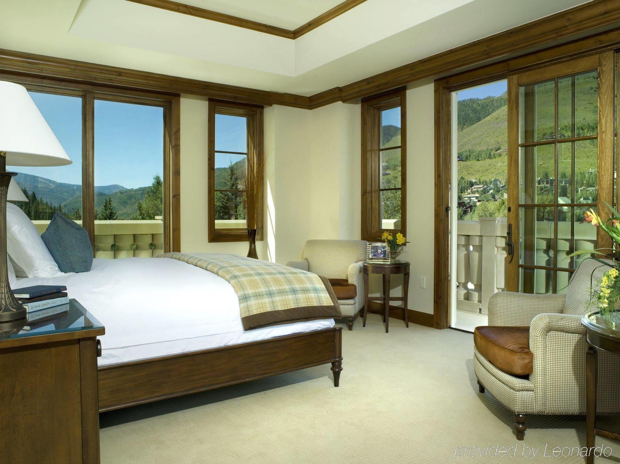 Legendary Lodging At The Ritz Hotel Vail Exterior photo
